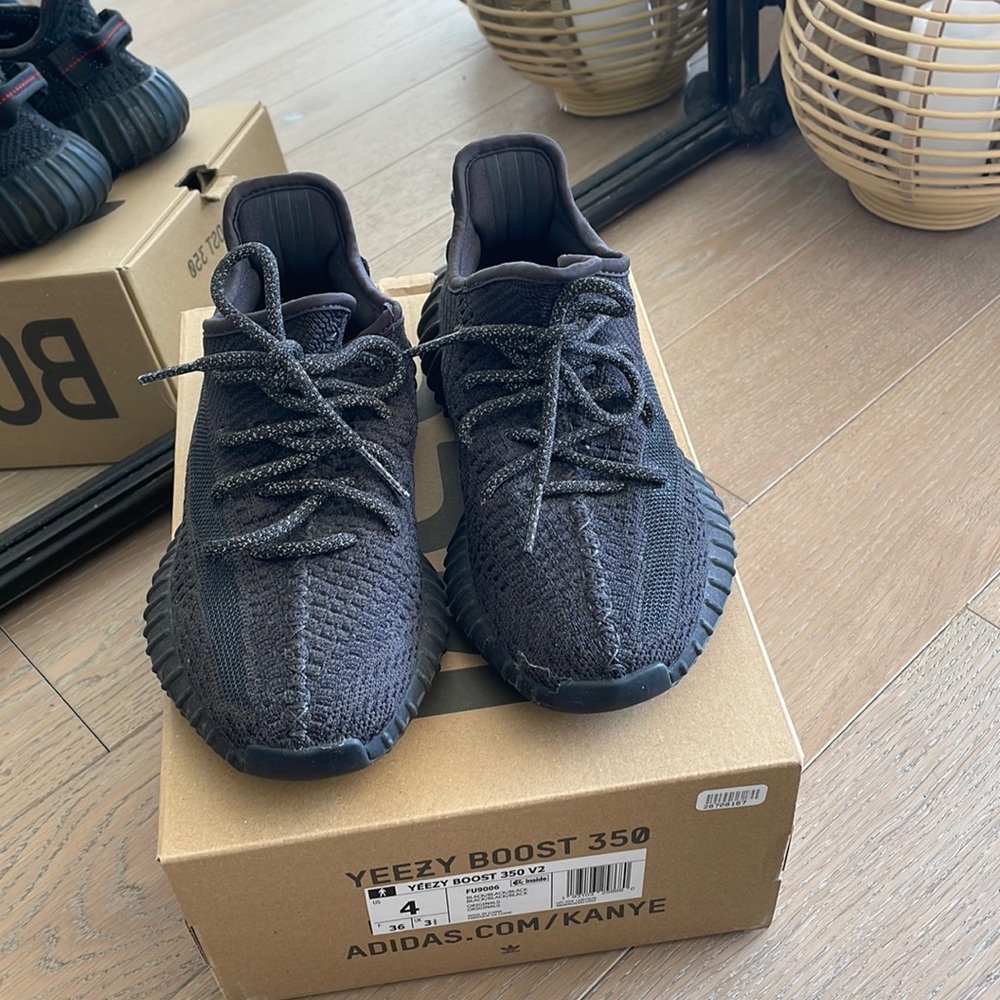 Yeezy Boost 350 V2